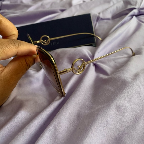 Fendi Shades - Picture 4 of 4